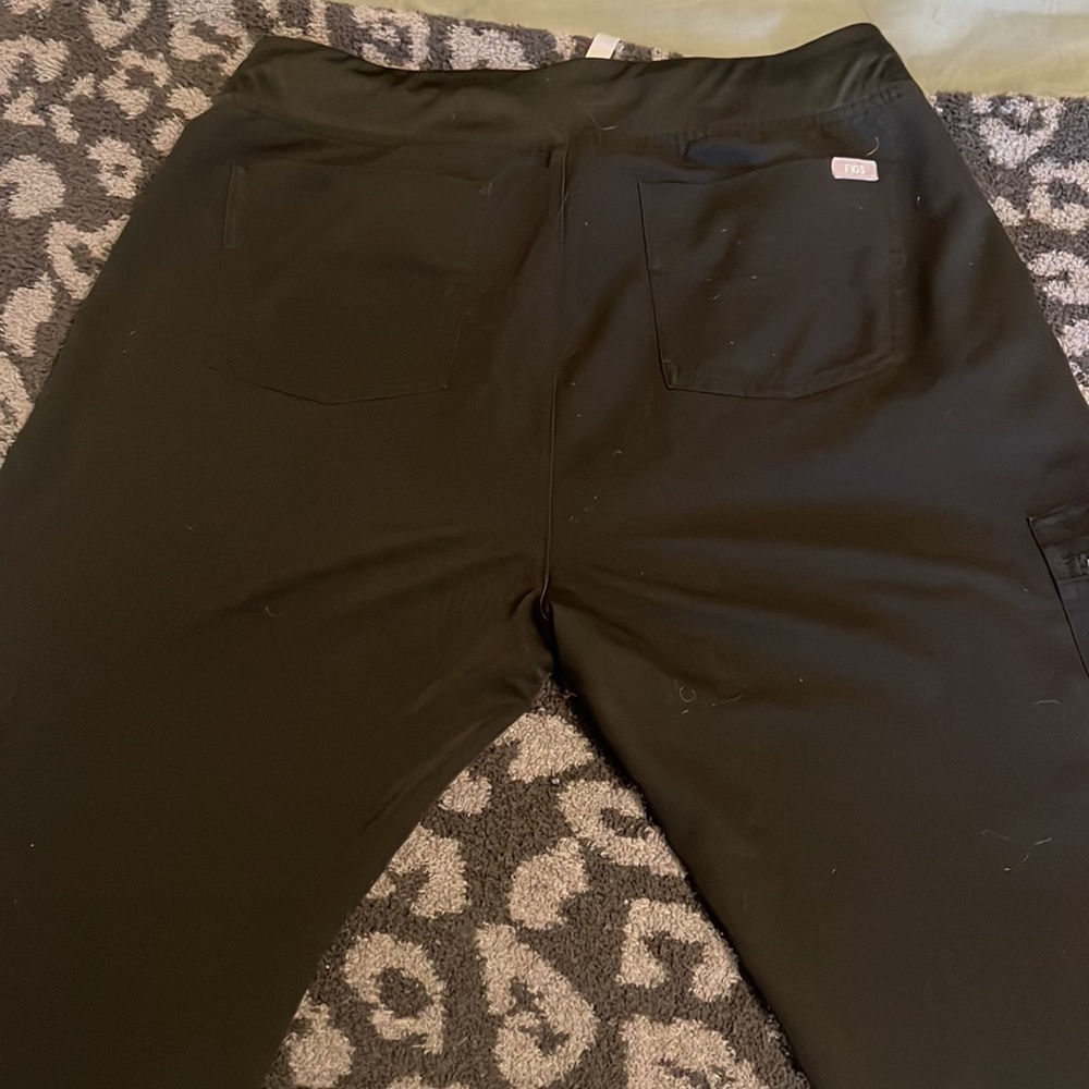 I have so many black the mediums don’t fit they’re MEDIUM TALL